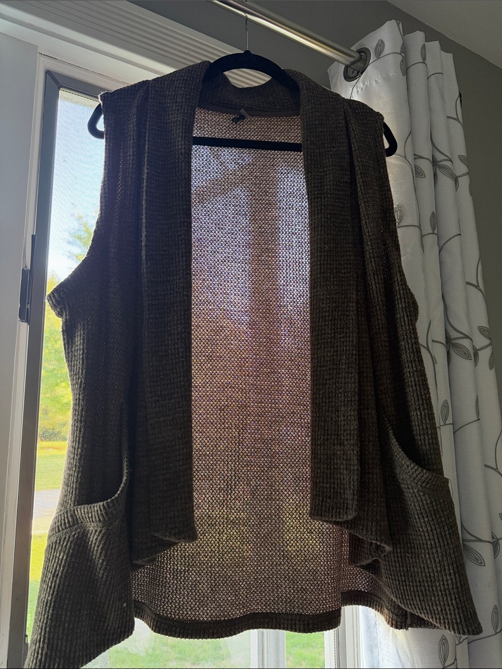 Sleeveless Open-Front Knit Cardigan Vest in Brown
